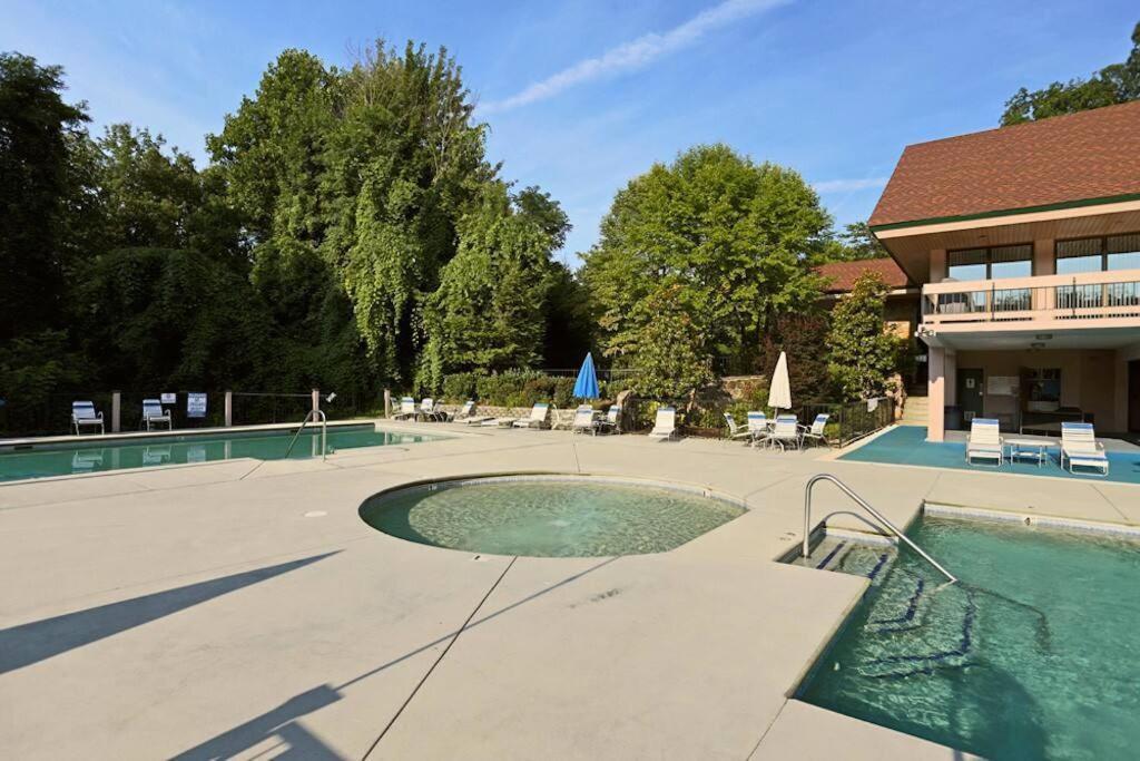 * 3 Master Br, Views, Theater, Arcade, Pinball Holiday home *