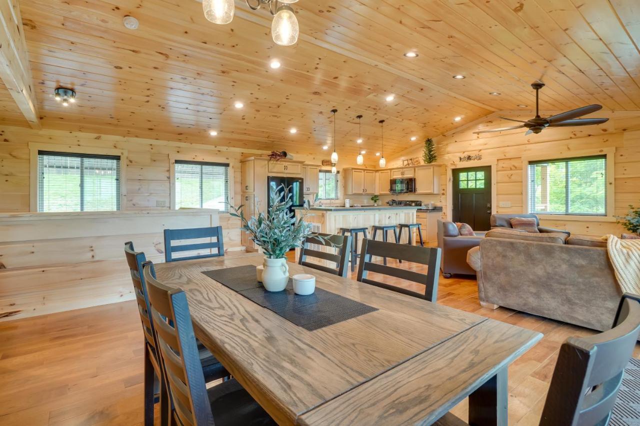 Holiday home Gorgeous Large Deck And Hot Tub! Gatlinburg