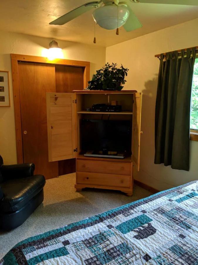 Chalet Want To Feel Like You're Up In The Trees!! What A Great View! Gatlinburg