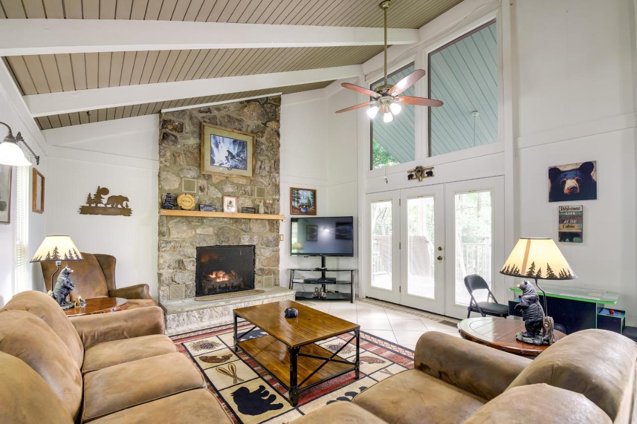 Holiday home Mountain Views And Indoor Hot Tub!