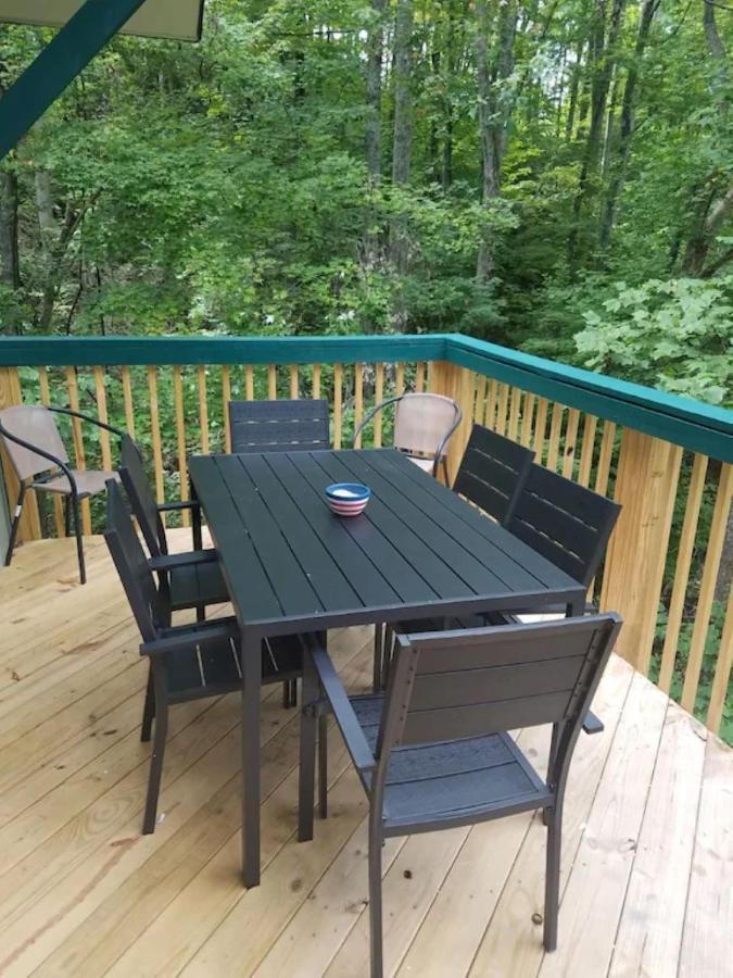Want To Feel Like You're Up In The Trees!! What A Great View! * Gatlinburg