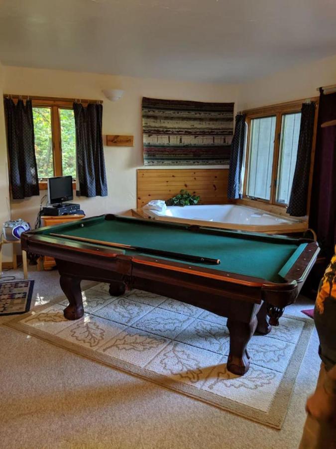 Want To Feel Like You're Up In The Trees!! What A Great View! Chalet Gatlinburg