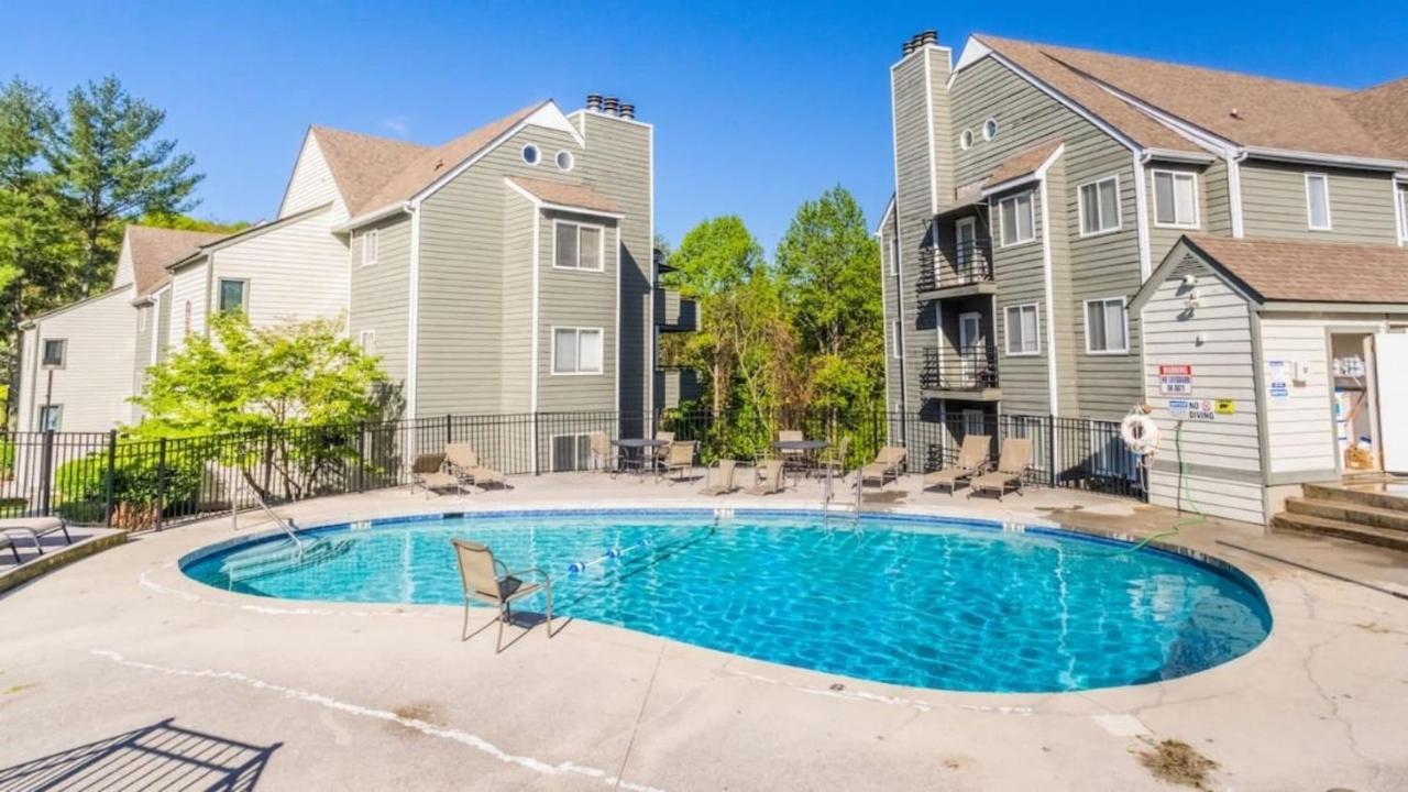 Sky High Views!!-peak Mountaintop-outdoor Pool-close To Downtown-private Balcony-wifi-cable