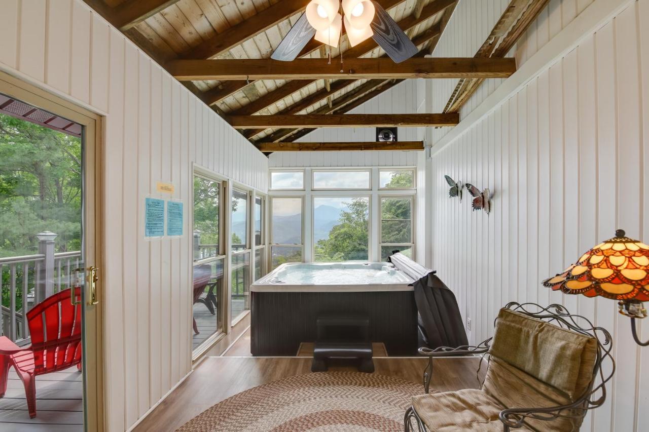 Mountain Views And Indoor Hot Tub! *