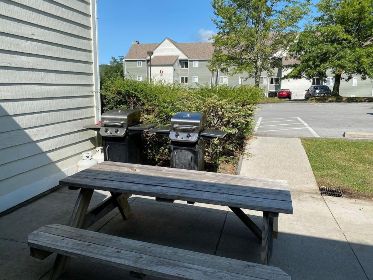 Sky High Views!!-peak Mountaintop-outdoor Pool-close To Downtown-private Balcony-wifi-cable * Gatlinburg