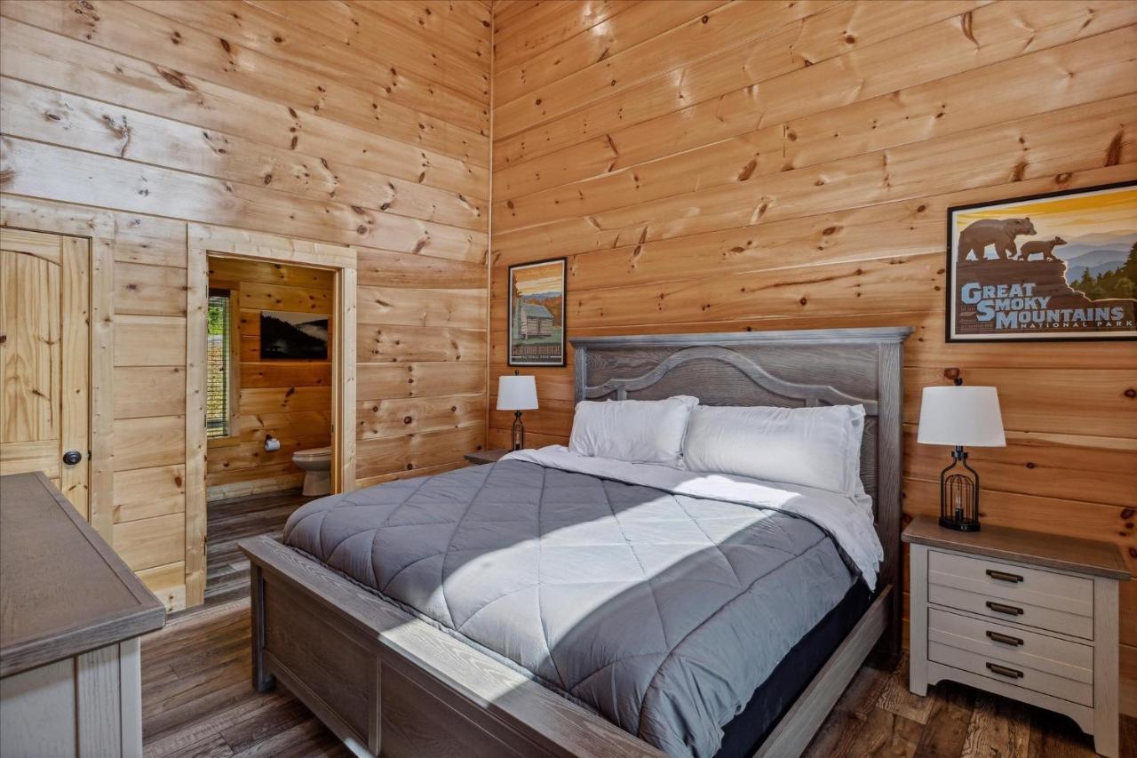 Four-bedroom House * Gatlinburg