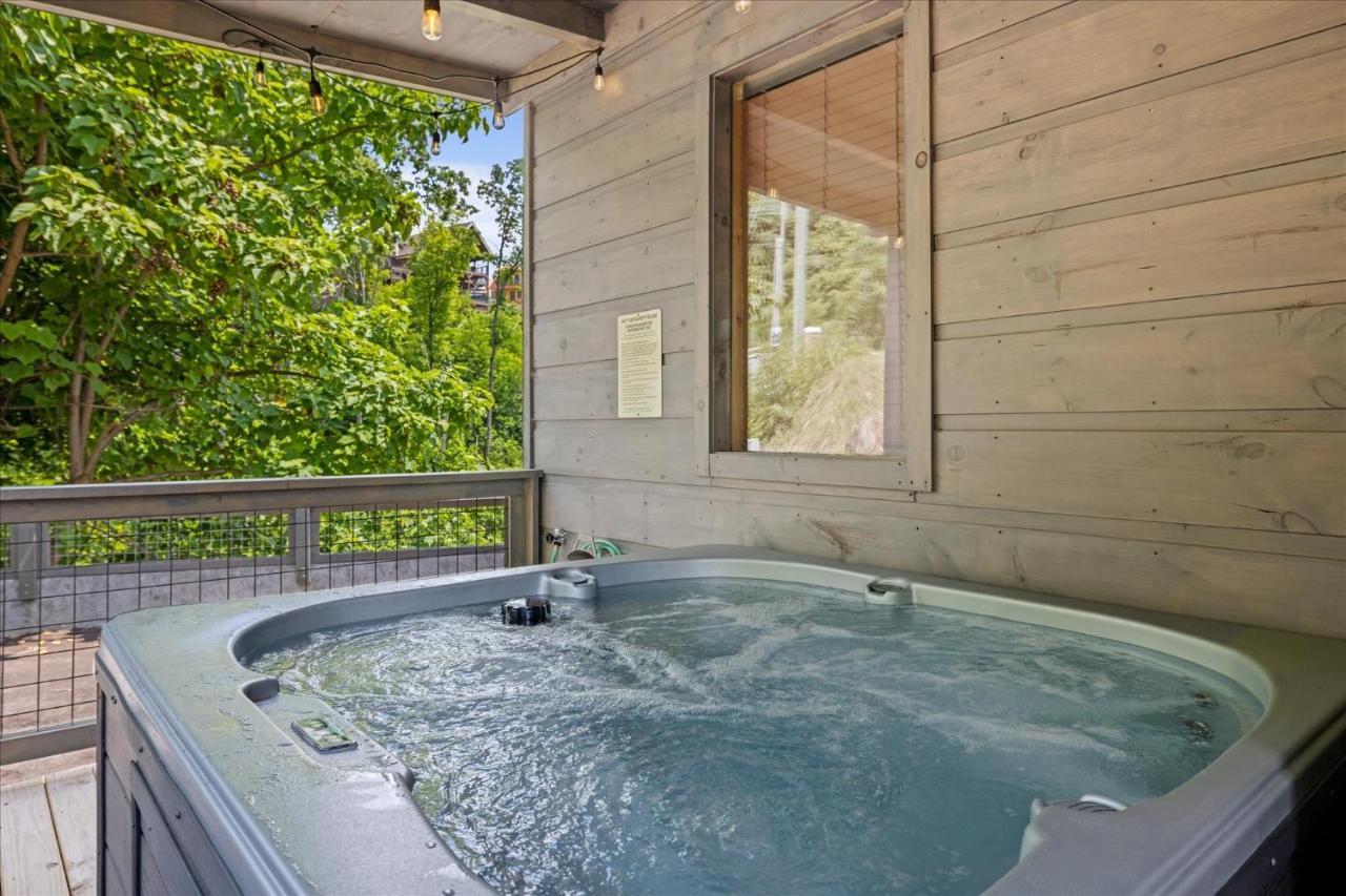 Four-bedroom House * Gatlinburg
