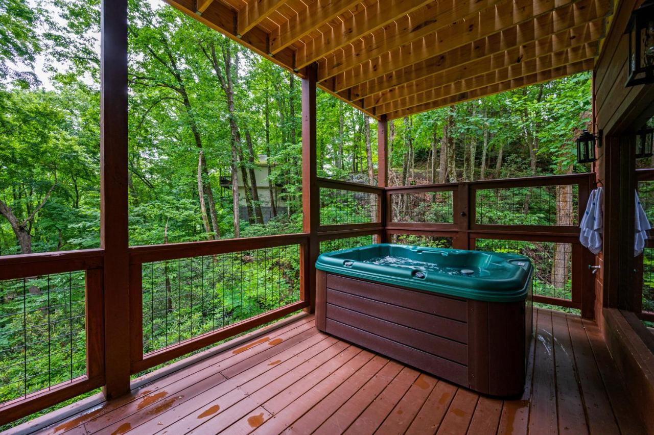 New Cozy Mountain Hot Tub Near Downtown *