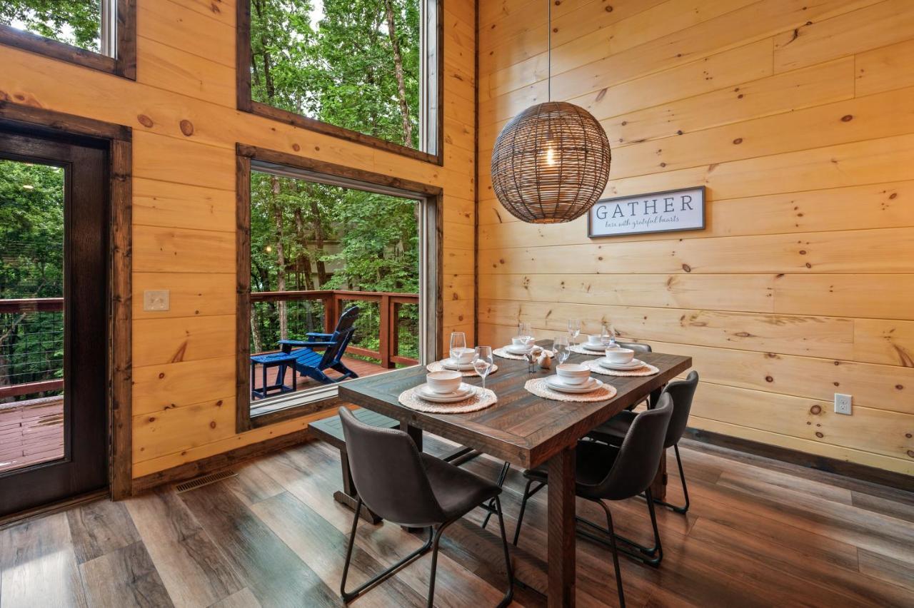 New Cozy Mountain Hot Tub Near Downtown Gatlinburg