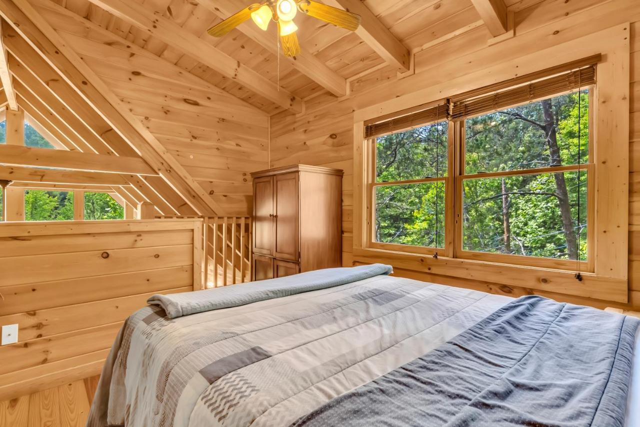 Holiday home American Honey - Hot Tub, 1089 Of Free Attraction Tickets For Each Paid Day, Dollywood And More! *
