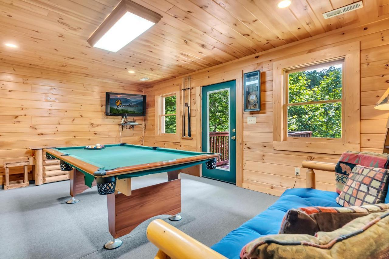 American Honey - Hot Tub, 1089 Of Free Attraction Tickets For Each Paid Day, Dollywood And More! Gatlinburg
