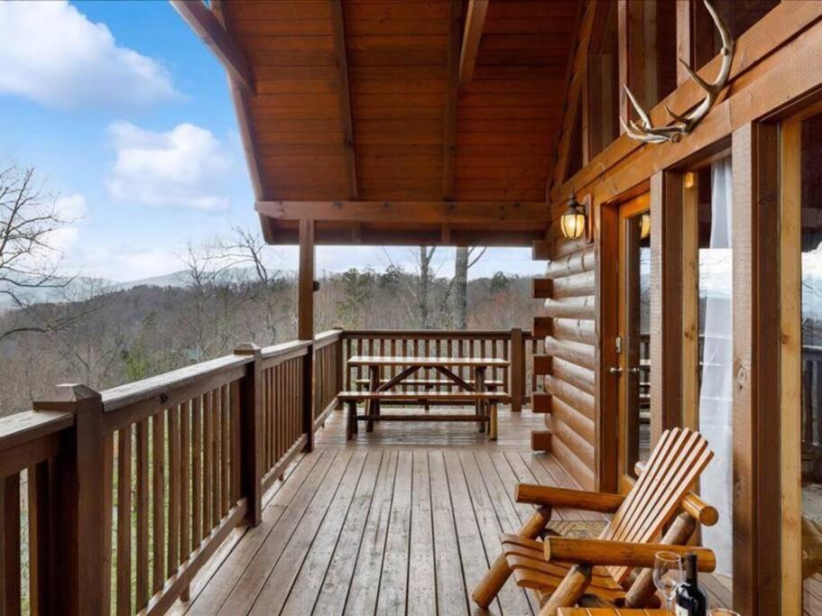 Breathtaking Views Of The Smokies, 3 Mins To