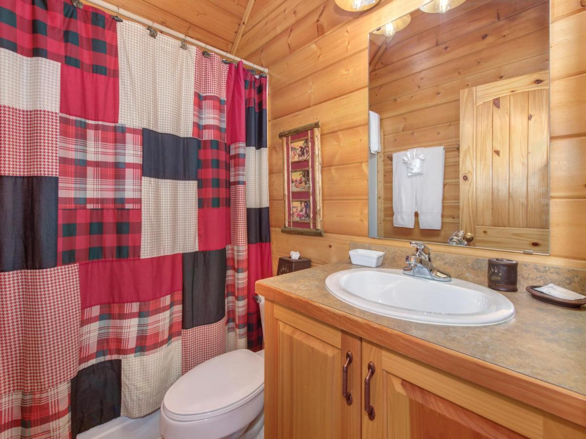 Alexas Hideaway, 1 Bedroom 1 Loft, Pool, Hot Tub, Wifi, Sleeps 6 *