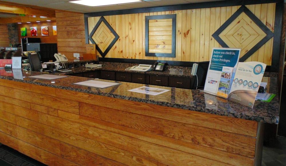Inn Quality Creekside - Downtown
