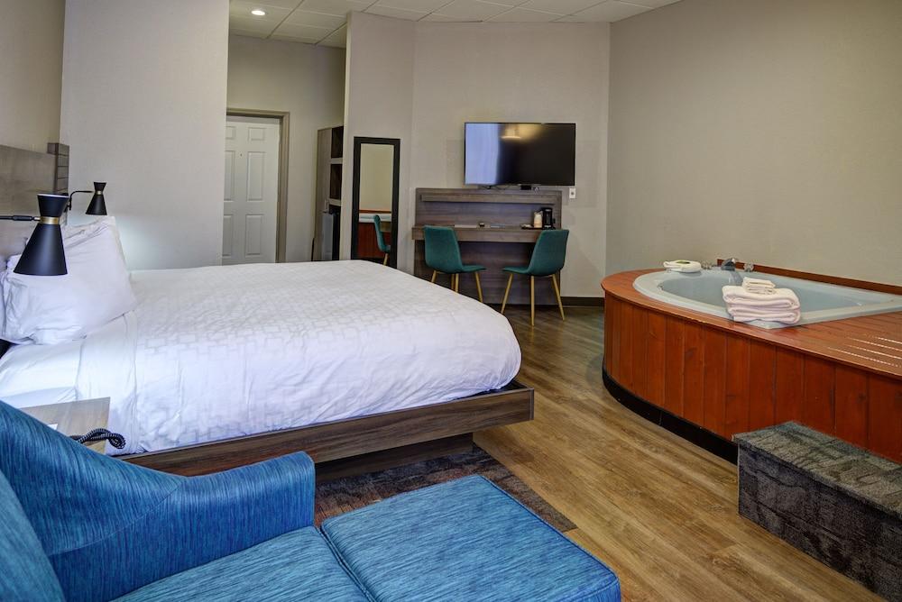 Hotel Clarion Pointe Downtown Gatlinburg