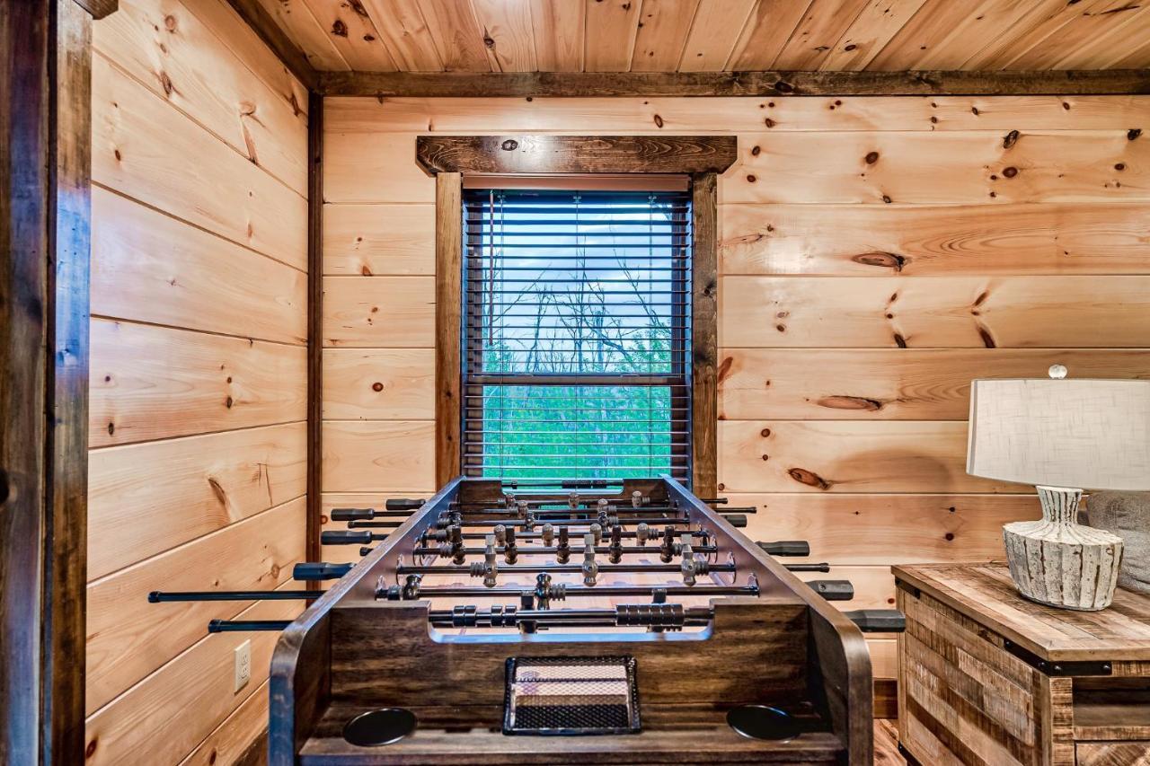 Modern Mountain Cabin! Hot Tub! Near Downtown! Holiday home *