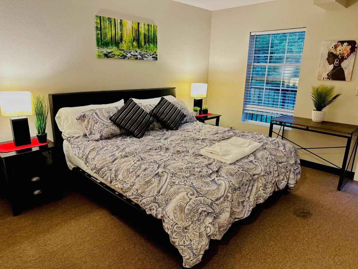 Rustic Ridge 01 Apartment *