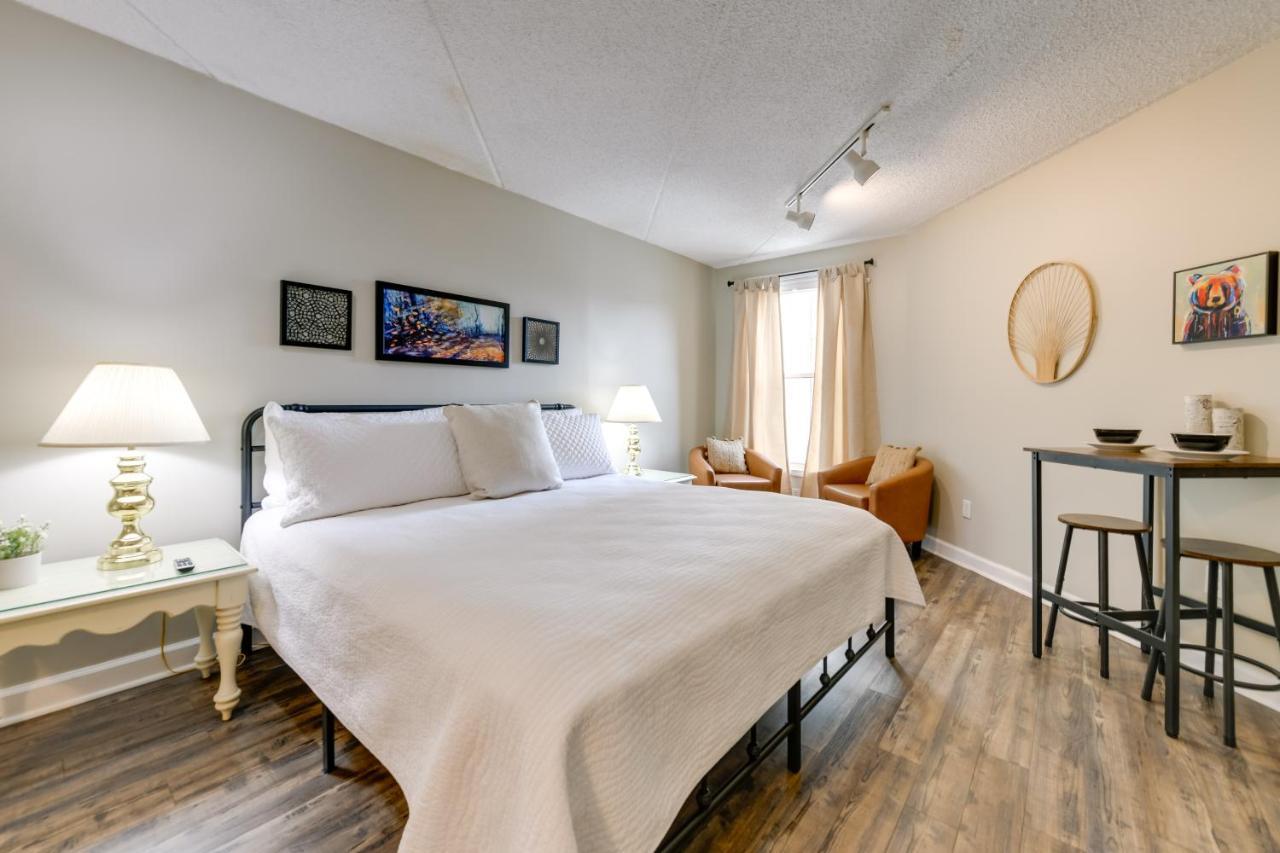 Studio, Walk To Downtown! Apartment