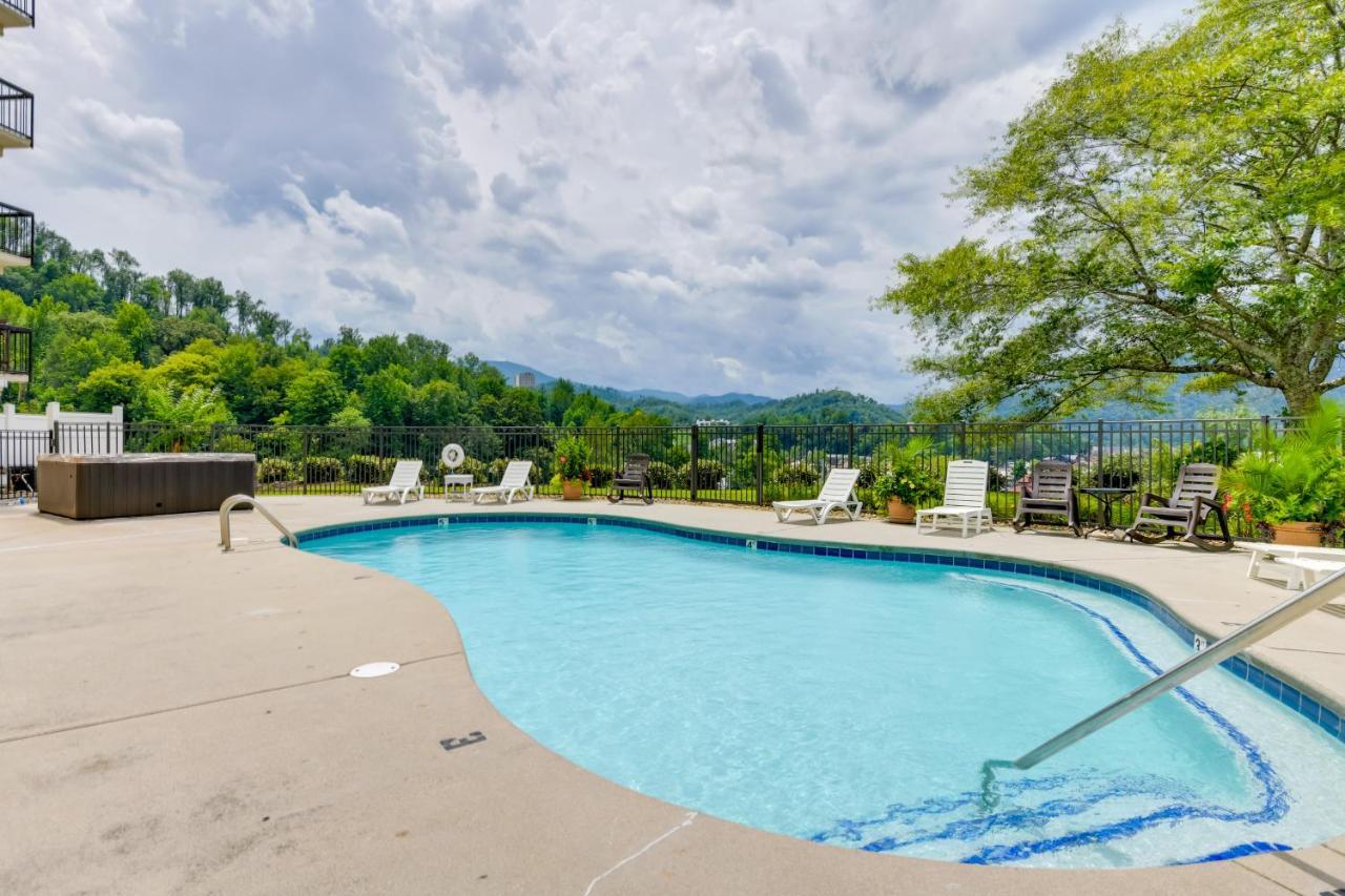 Dtwn Pool Access! Apartment Gatlinburg