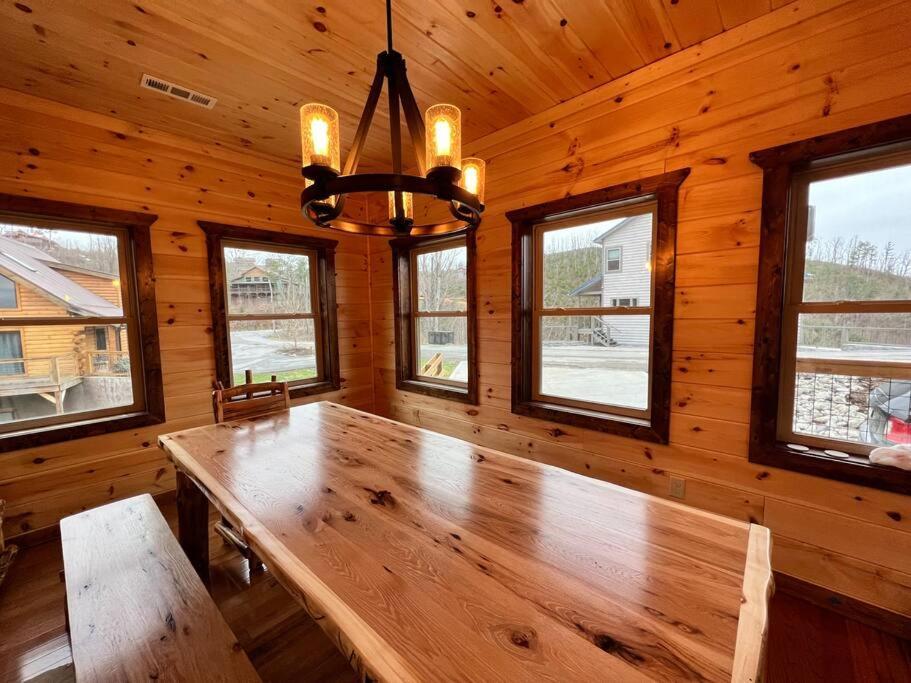 * * 4 Master Bedrooms, Views, Theater, Arcade, Evc