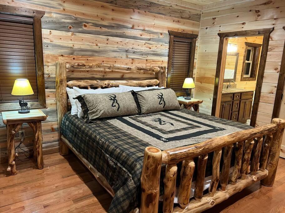 * * 4 Master Bedrooms, Views, Theater, Arcade, Evc *