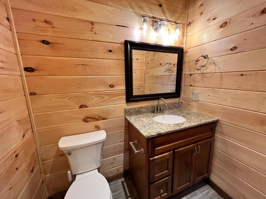 * * 4 Master Bedrooms, Views, Theater, Arcade, Evc *