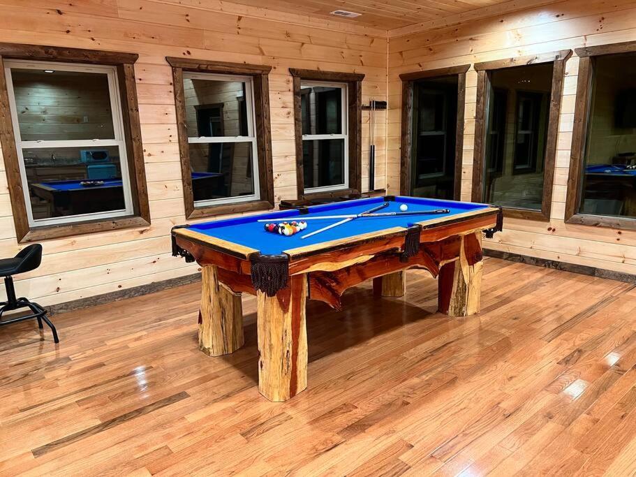 * * 4 Master Bedrooms, Views, Theater, Arcade, Evc *