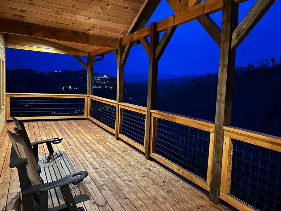 Chalet * * 4 Master Bedrooms, Views, Theater, Arcade, Evc Gatlinburg