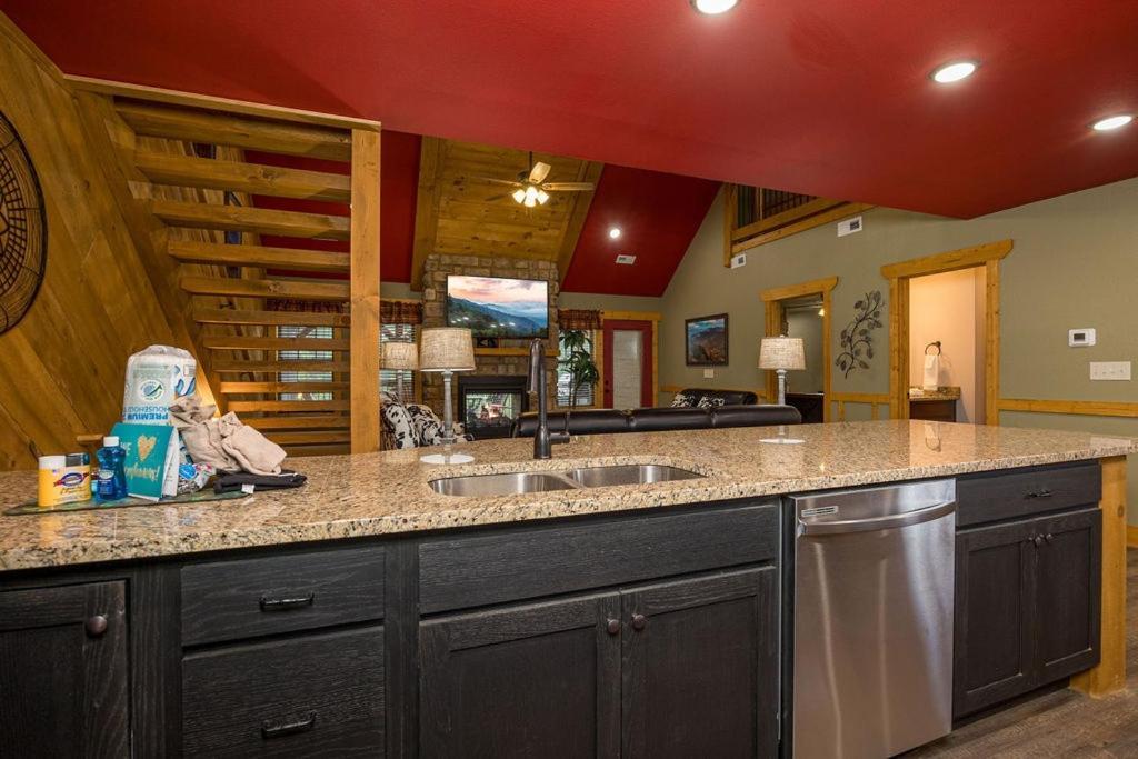 Brandon's Mountain Retreat Holiday home Gatlinburg