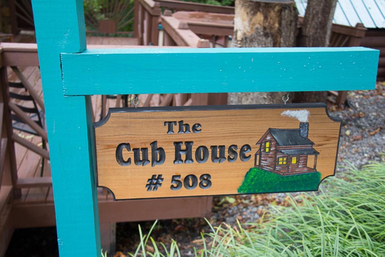 Pet Friendly, Safe In Winter 3 Bedroom, Brand New Hot Tub, And Grill! Working Fireplace, Easy Access Gatlinburg