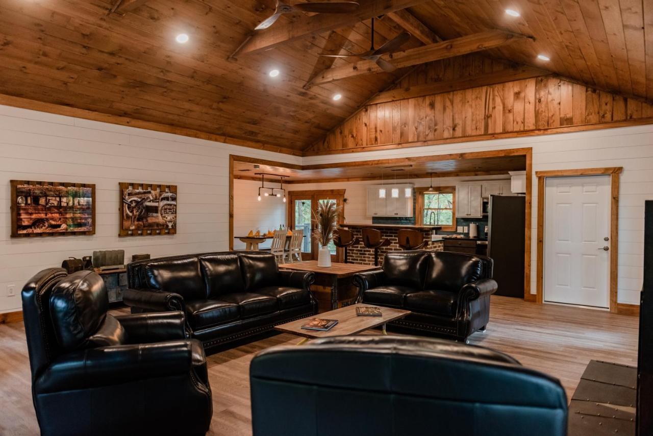 Bigfoots Retreat Chalet *