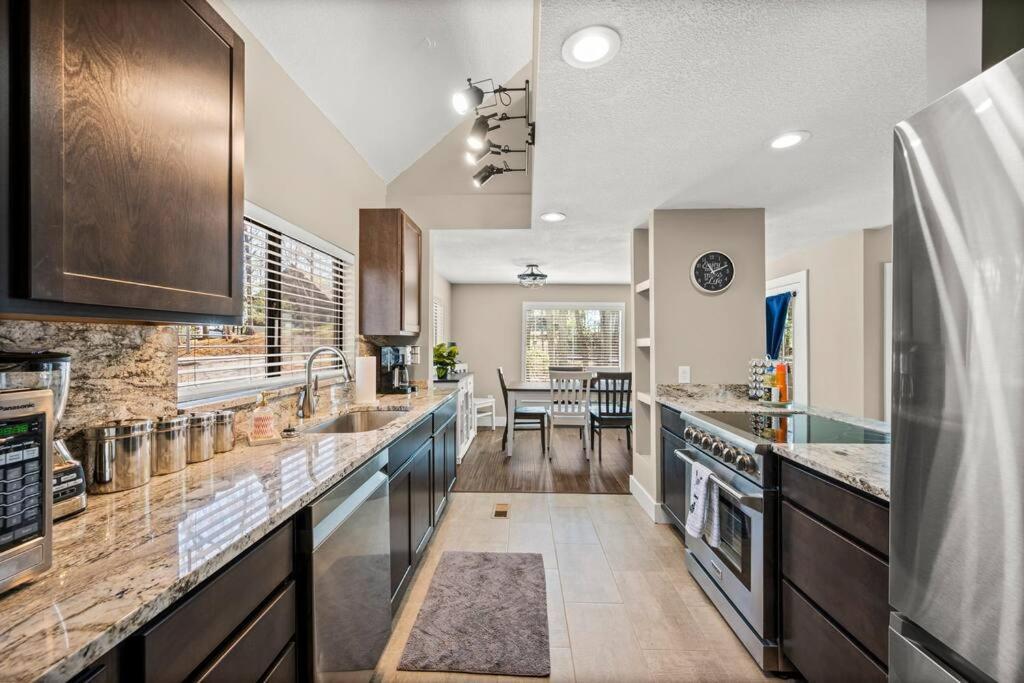 Holiday home Baileys Mountain Retreat *