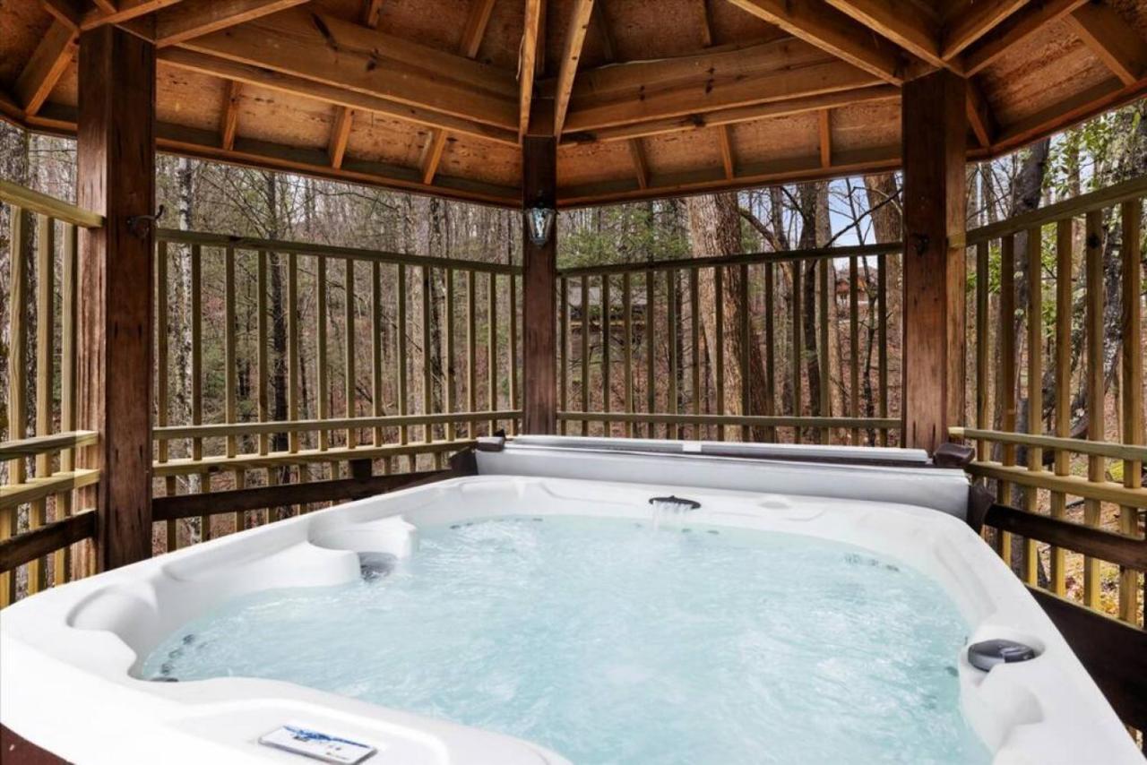 Smoky Speakeasy 2 2 Hot Tubs And Private Pool