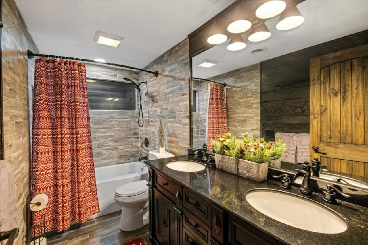Smoky Speakeasy 2 2 Hot Tubs And Private Pool Gatlinburg