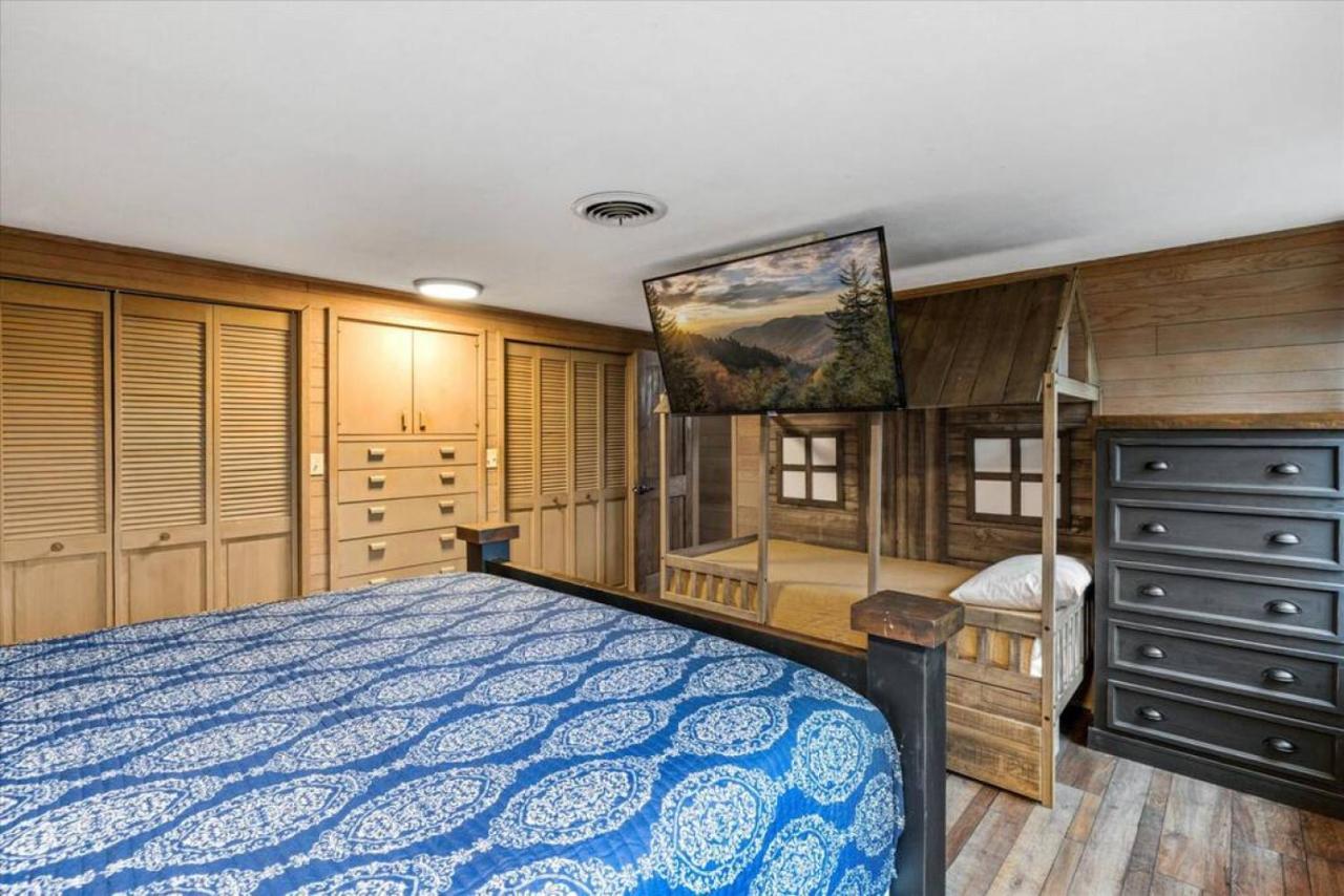 Smoky Speakeasy 2 2 Hot Tubs And Private Pool *