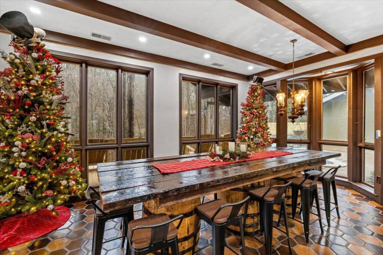 Smoky Speakeasy 2 2 Hot Tubs And Private Pool Gatlinburg