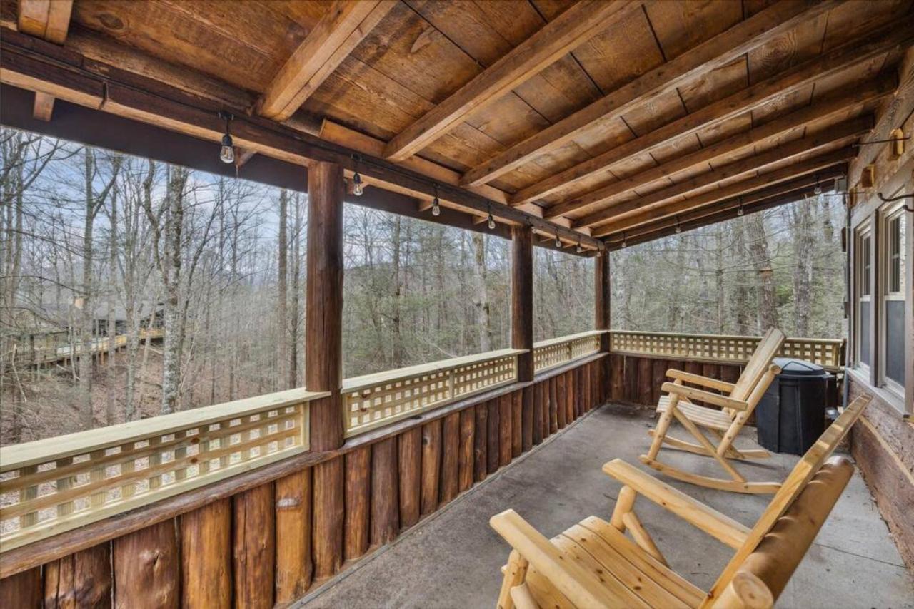 Smoky Speakeasy 2 2 Hot Tubs And Private Pool Holiday home Gatlinburg