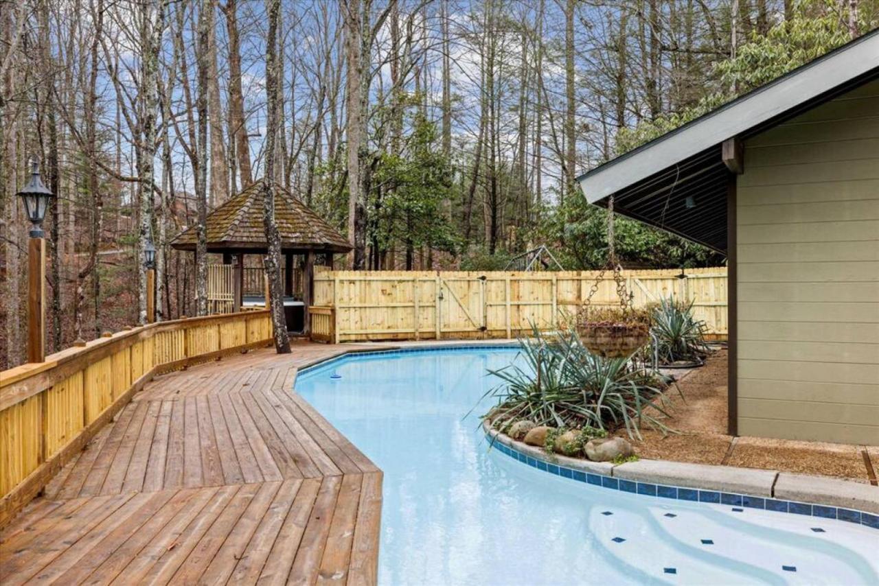 Holiday home Smoky Speakeasy 2 2 Hot Tubs And Private Pool *