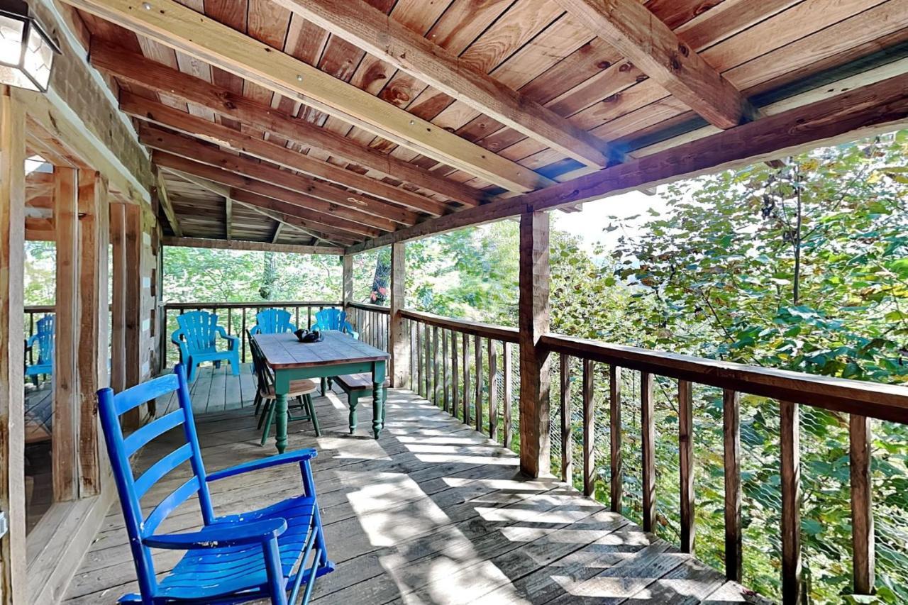 Little Bear Lookout * Gatlinburg
