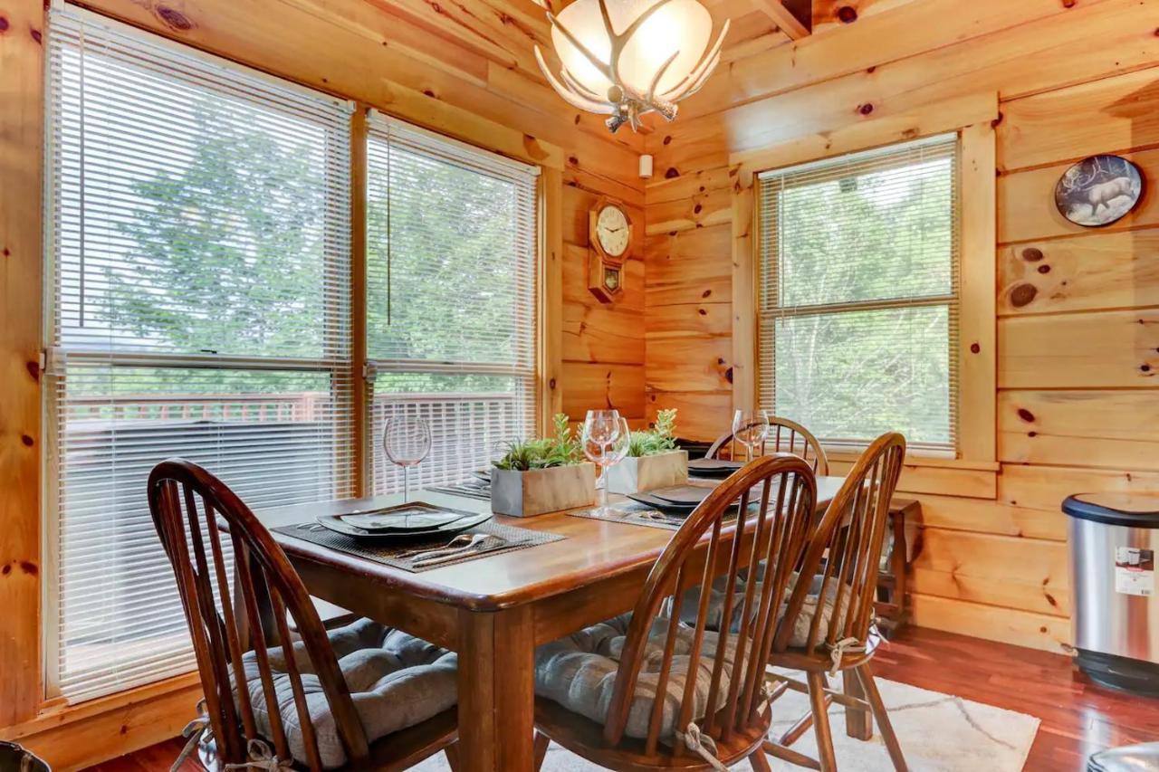Lux 4bd W/ Views! Fire Pits + Hot Tub + Pool *