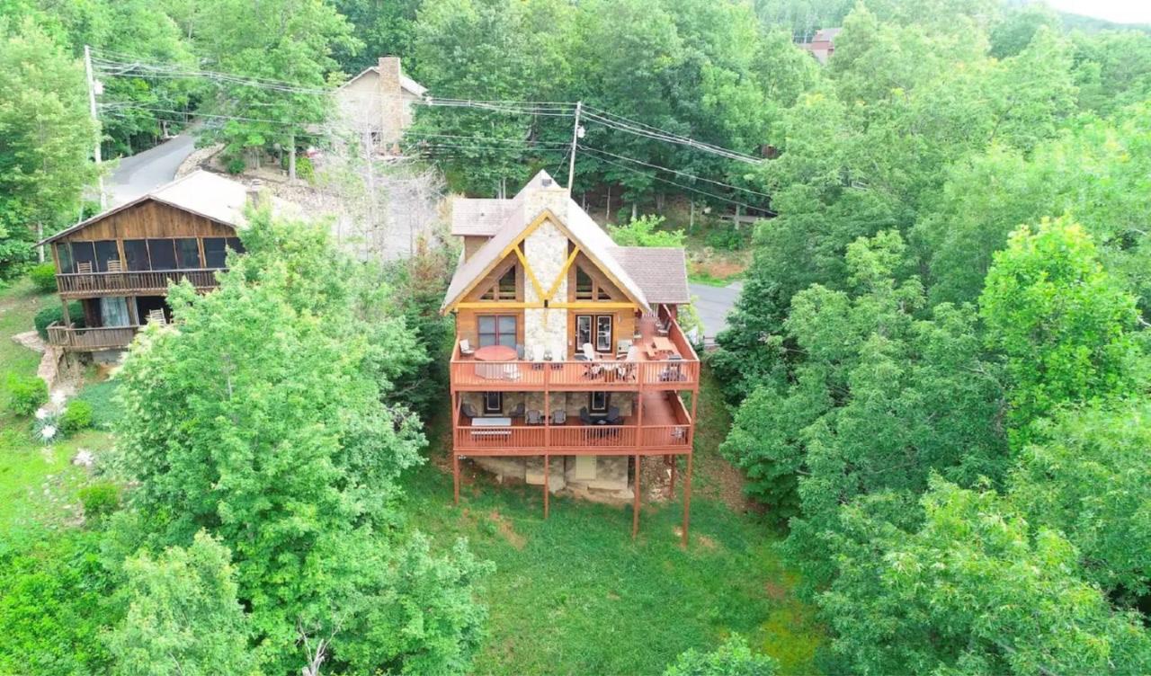 Lux 4bd W/ Views! Fire Pits + Hot Tub + Pool