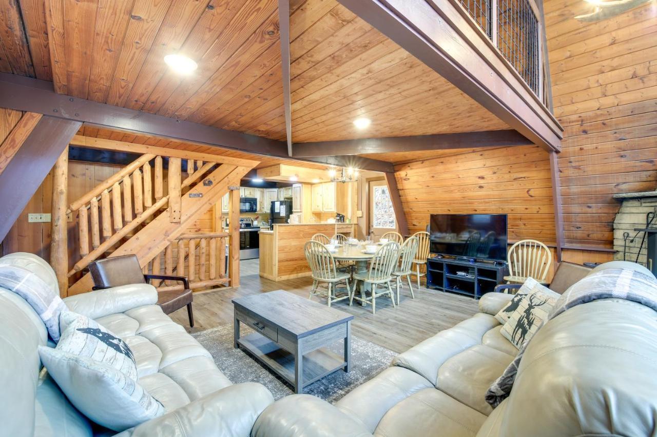 A-frame With Hot Tub Near Parkway *