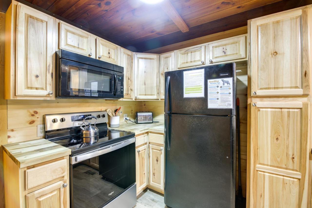A-frame With Hot Tub Near Parkway Holiday home *