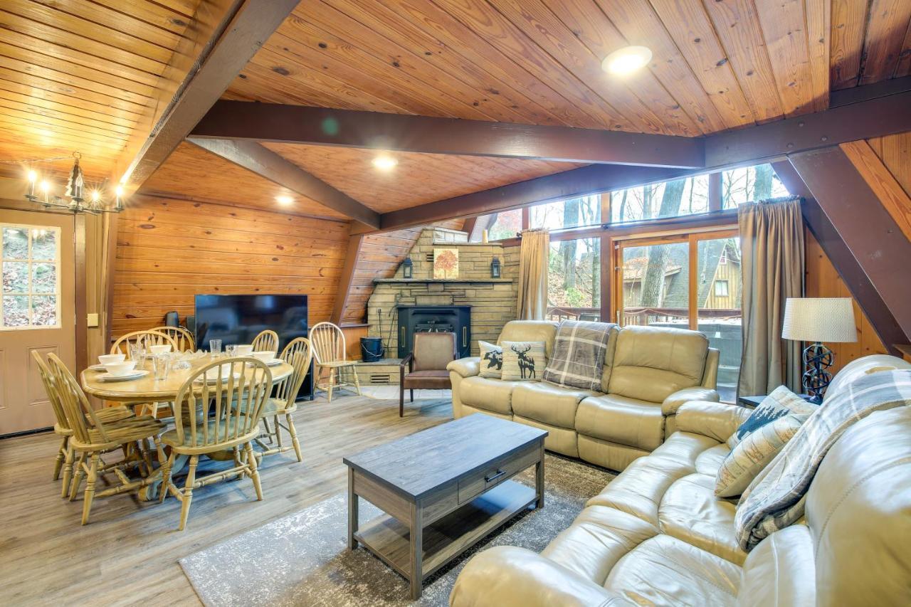 A-frame With Hot Tub Near Parkway *