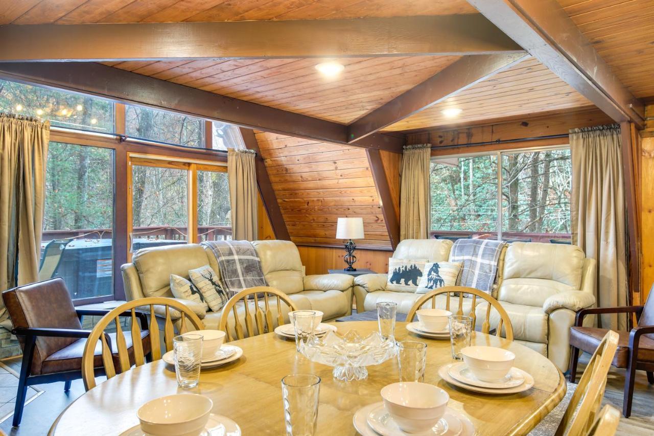 Holiday home A-frame With Hot Tub Near Parkway *
