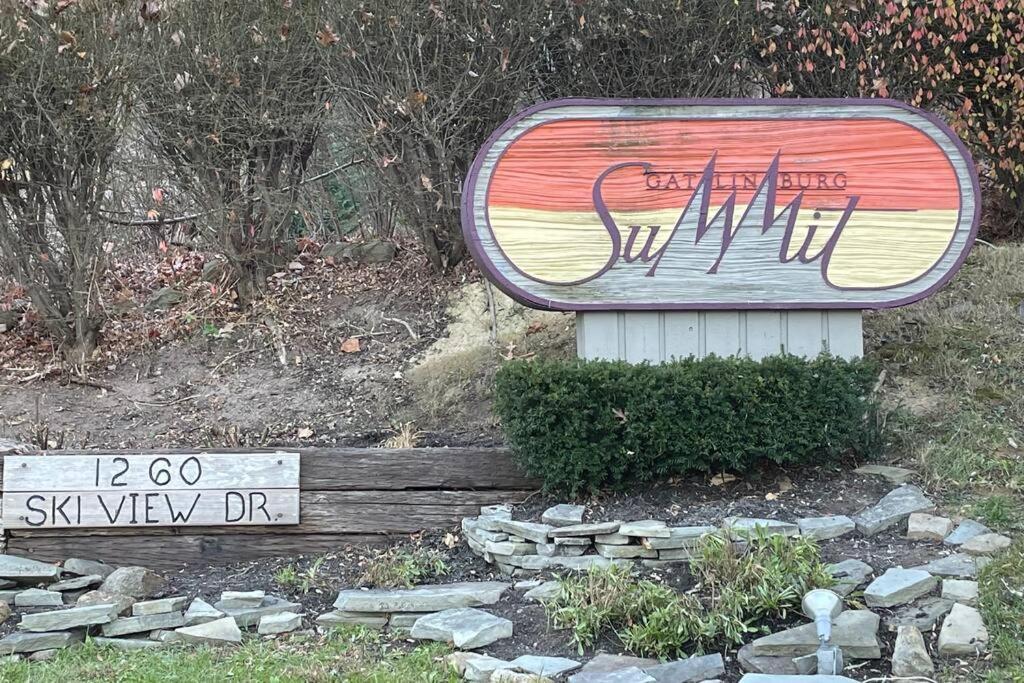 Spacious Gatlinburg Condo With Million Dollar Mountain Views