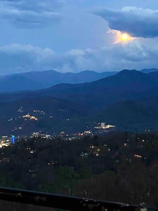 Spacious Gatlinburg Condo With Million Dollar Mountain Views Gatlinburg