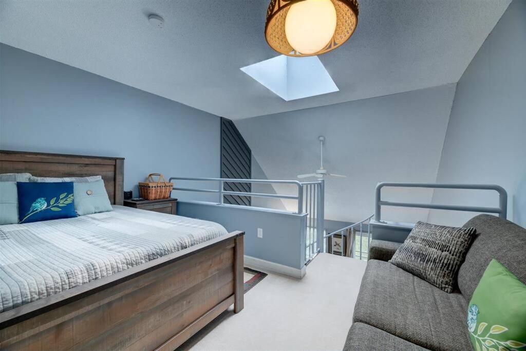 Spacious Gatlinburg Condo With Million Dollar Mountain Views *