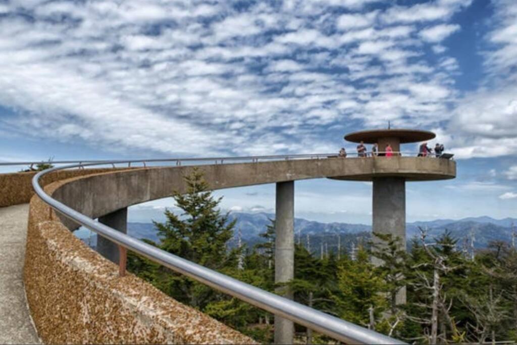 Holiday home Spacious Smokies - Hot Tub With Mountain Views Gatlinburg