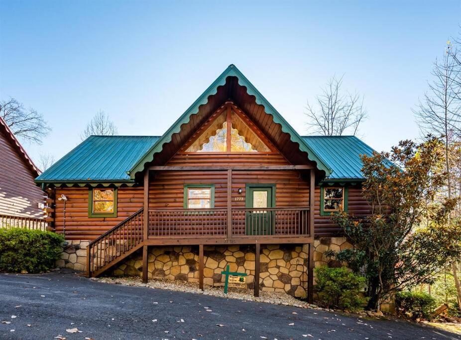 Spacious Smokies - Hot Tub With Mountain Views Holiday home *